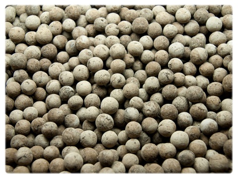 Aqua Hobby Clay Balls 100 g – kulki gliniano-torfowe do akwarium roślinnego