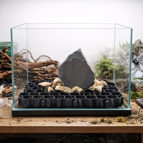 Hardscape Grid 60 × 40 cm – czarna kratka ochronna pod kamienie do akwarium